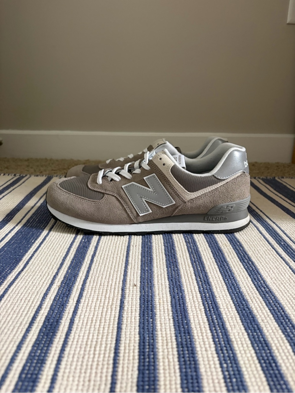 New Balance 574 Men's 10.5 Grey Sneakers